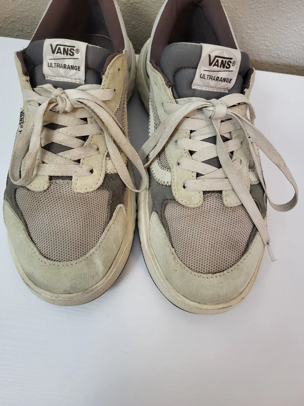 Vans UltraRange Men’s Sneakers in Beige and Gray 9.5